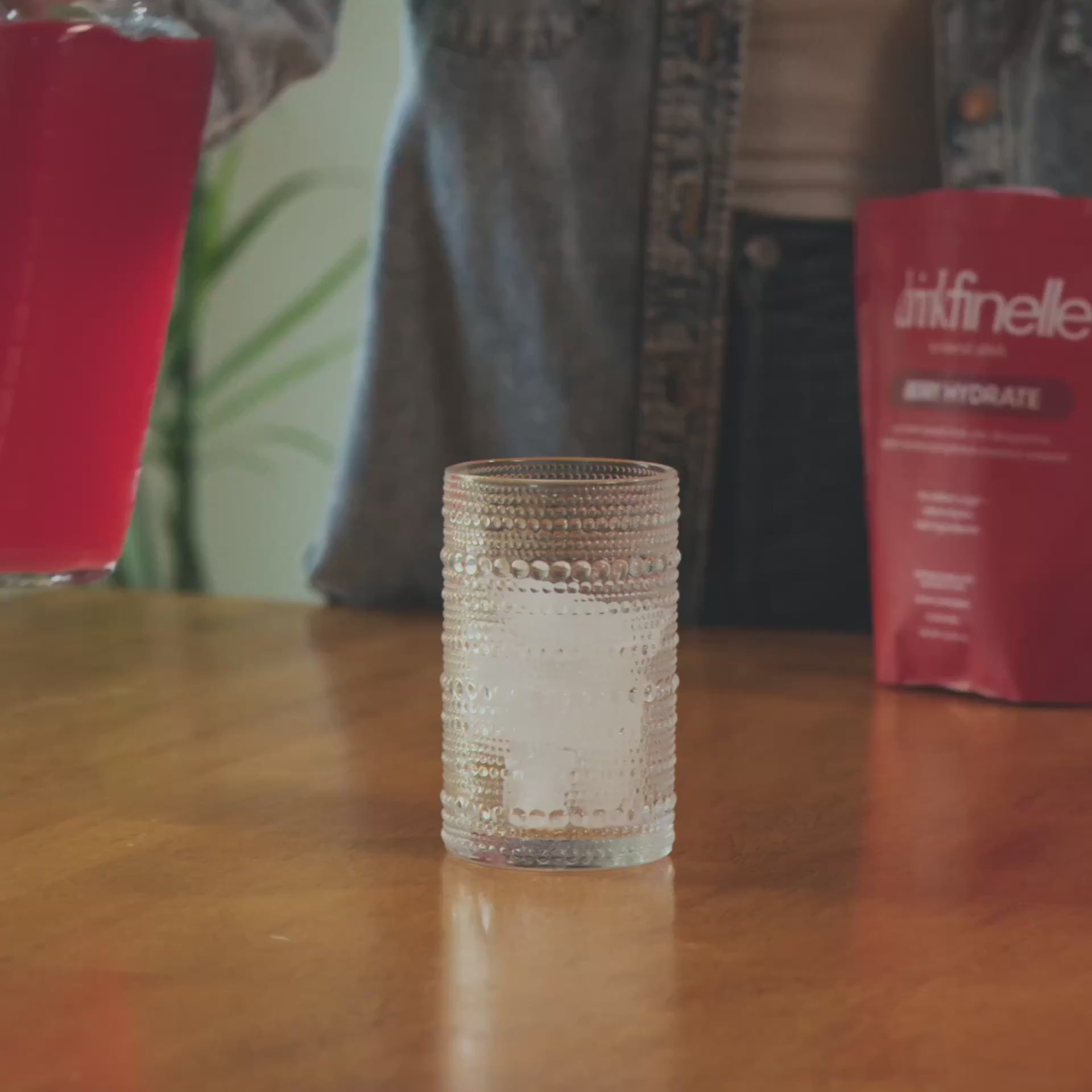 Finelle being poured into a glass
